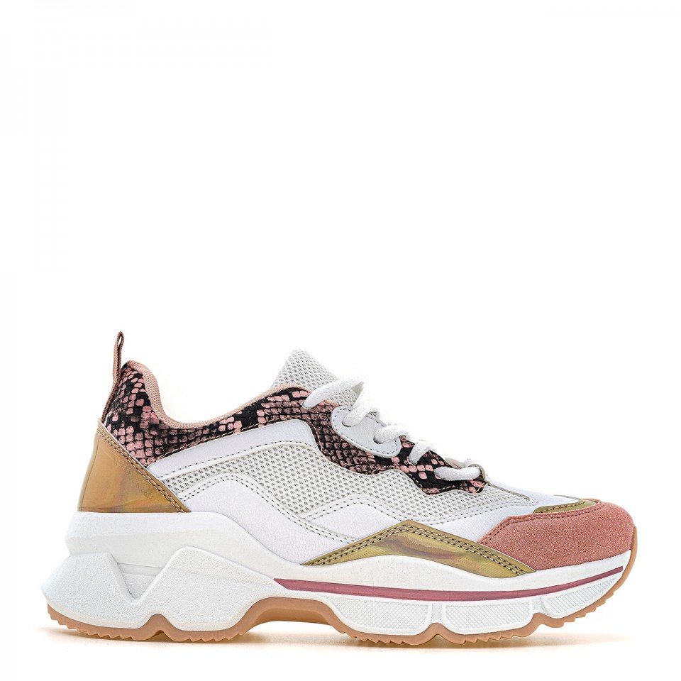 Różowe sneakersy na wysokiej podeszwie ze wstawką animal print
