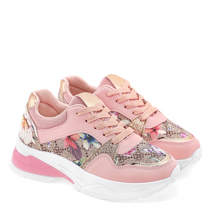 Różowe sneakersy z kwiatowym printem i złotymi wstawkami